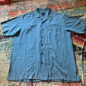 Joseph & Feiss Blue Short Sleeve Textured 100% Silk Button Up -Size L